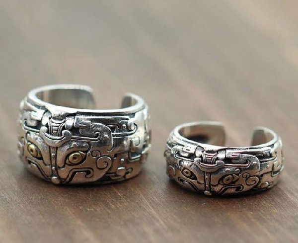 18k金變黑是假的嗎?