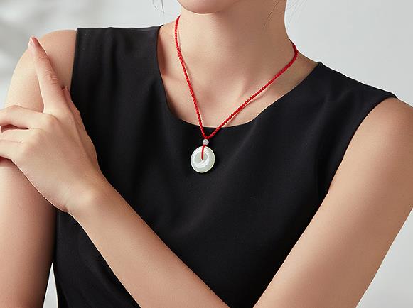 玉墜一般配什么項鏈?這4種項鏈非常適合