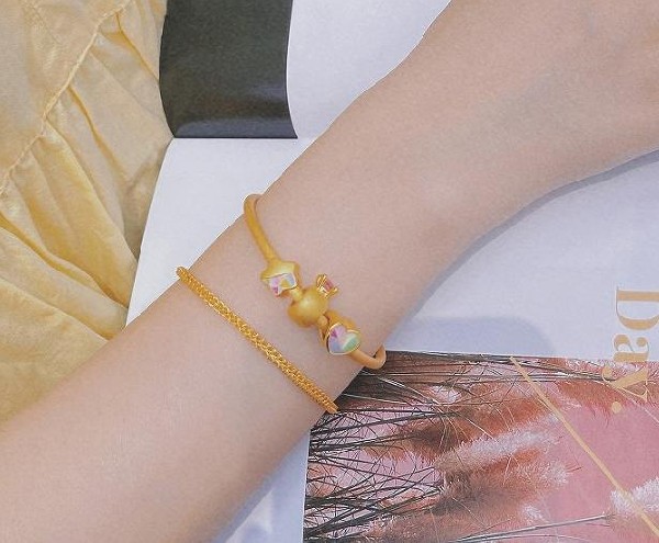 戴首飾有什么講究?這4點很有講究