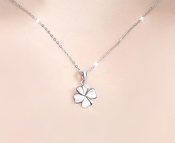 18k白金和18k黃金哪個價值高?哪種更加適合佩戴?