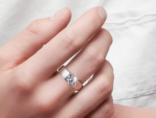 男士鉆戒戴哪個手?佩戴建議介紹