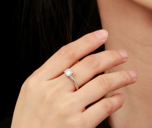 pt950戒指多少錢？價格因素分析