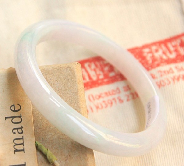 翡翠和鉆石哪個更值錢？這一篇文章介紹價格因素