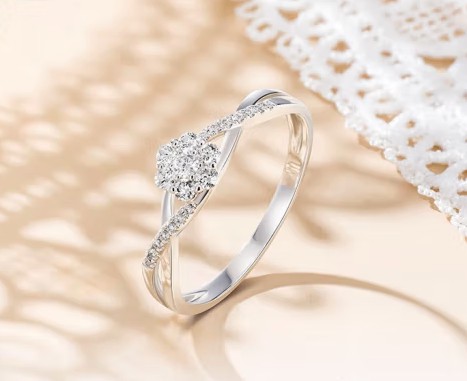 莫桑鉆會掉色嗎？如何保養莫桑鉆以避免退色？