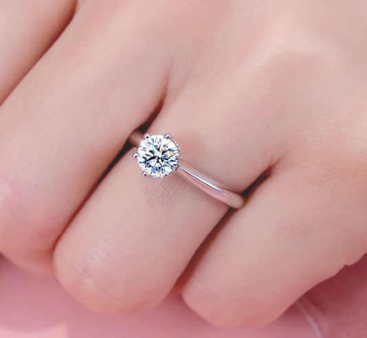 0.1克拉鉆戒多少錢？了解購買鉆戒的關鍵因素