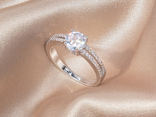 莫桑鉆925銀的鉆戒多少錢？購買時應考慮什么？