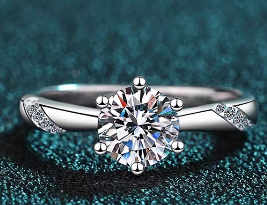 求婚戒指買一個還是一對？看這里就懂了