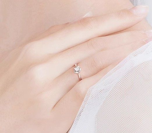 定制一克拉鉆戒多少錢？不同渠道和品牌差距竟然這么大