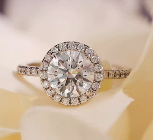 一克拉的鉆戒值多少錢?揭秘鉆石價格的影響因素